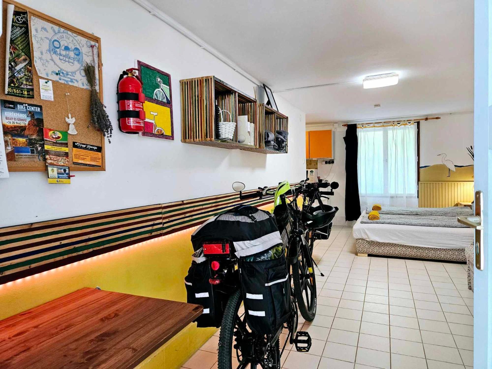 Apartment For Cyclists Ride In Balatonalmadi Exterior photo